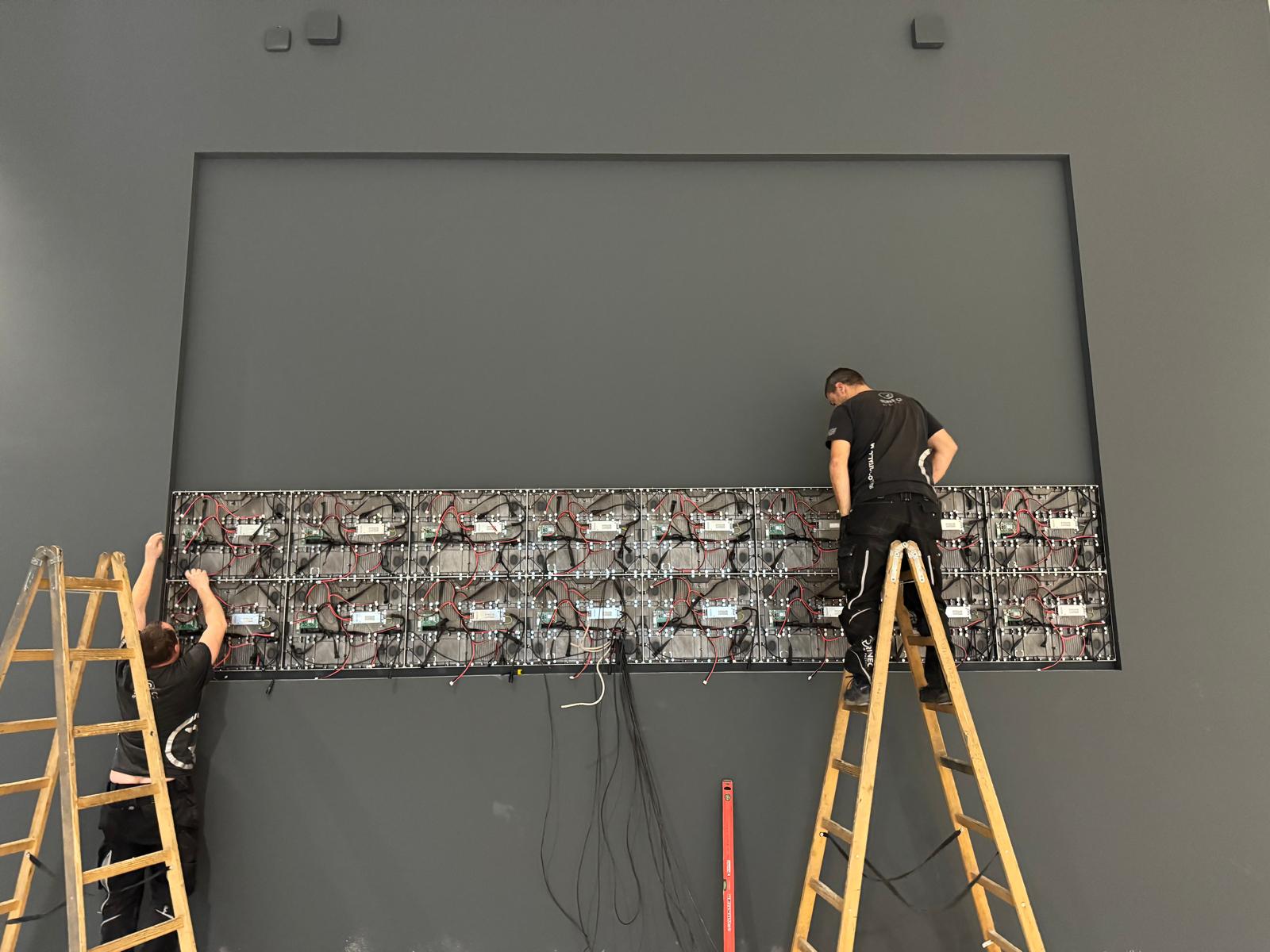 HOERBIGER LED Display